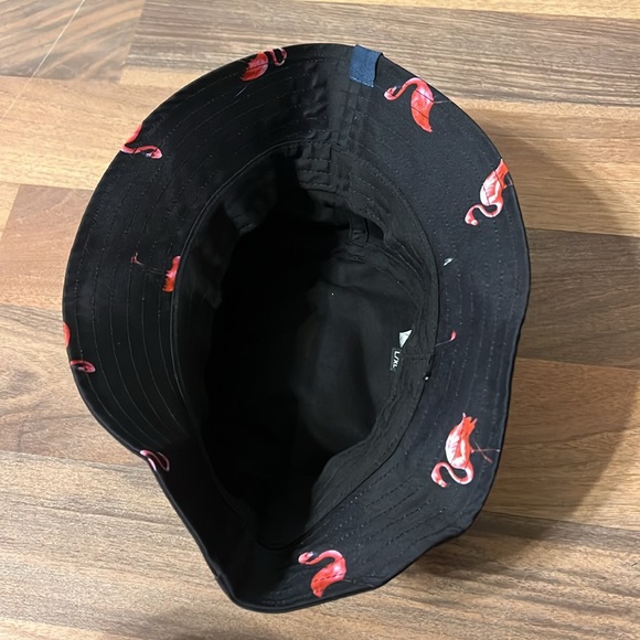 Black flamingo hat - Picture 3 of 3